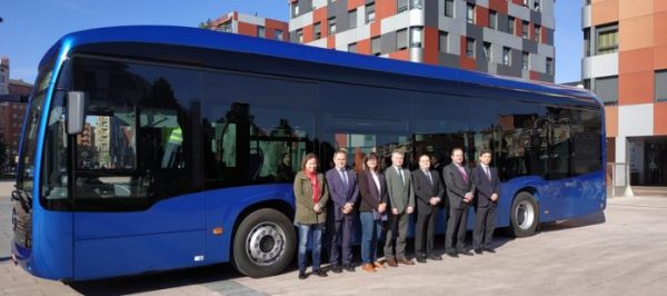 Alsa prueba en Oviedo el primer autobús totalmente eléctrico