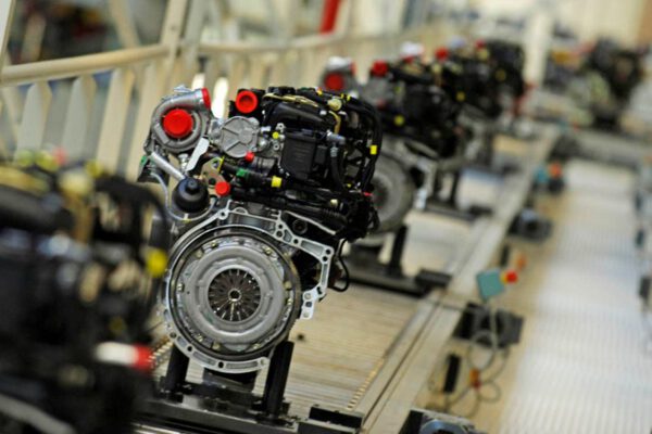 PSA anuncia un cambio radical: la planta más grande del mundo fabricará motores eléctricos