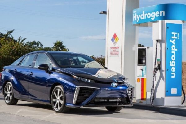 Naturgy se apunta al negocio del coche a hidrógeno y abrirá 38 estaciones de repostaje