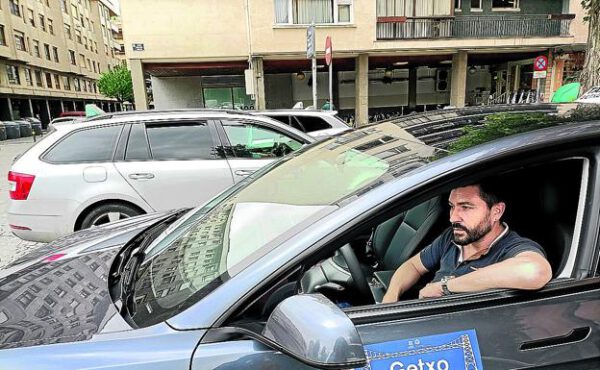 El Ayuntamiento de Getxo ofrece ayudas de 5.000 euros a los taxistas para la compra de coches eléctricos