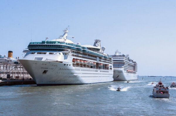 Los cruceros emitieron en la UE tanto óxido de azufre como 1.000 millones de automóviles en 2022