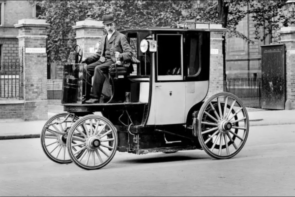 Se cumplen 126 años del inicio de los trabajos de la primera empresa de taxis eléctricos en Londres