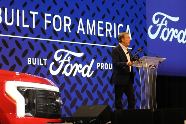 Ford paraliza la construcción de una importante fábrica de baterías eléctricas