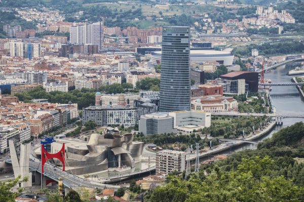 Bilbao prepara su ZBE: restricciones y multas por entrar sin la etiqueta de la DGT