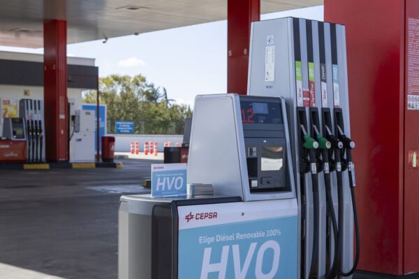 Un combustible fabricado en nuestro país permitirá circular a los coches sin importar su distintivo ambiental