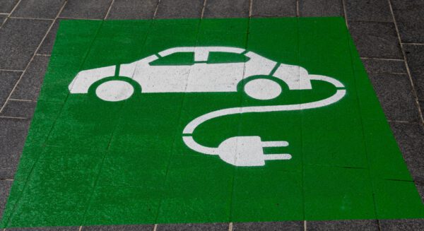 Casi cinco de seis coches vendidos en Noruega en diciembre han sido eléctricos, y Tesla aumenta su cuota