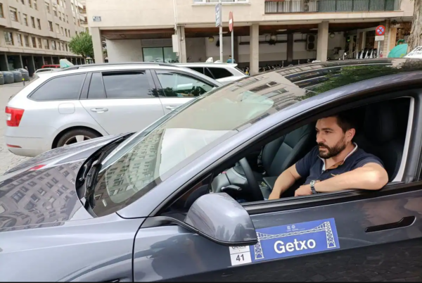 La flota de taxis de Getxo cuenta con 16 vehículos eléctricos