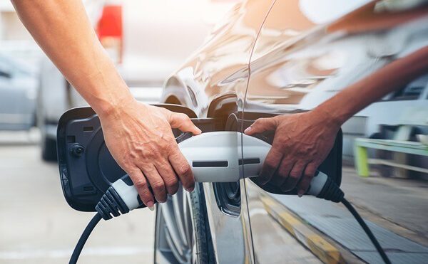 España obtiene 72,7 millones de euros de la Unión Europea para la instalación de puntos de recarga eléctricos, la descarbonización de puertos y el impulso del hidrógeno