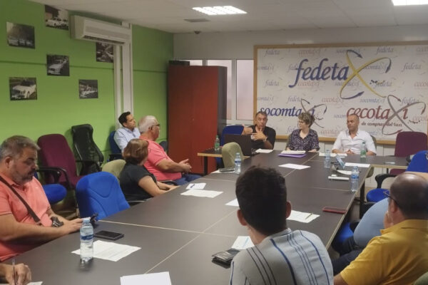 Se celebra la congregación del sector profesional del taxi en la sede de FEDETAX Canarias
