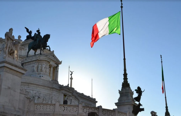 Las ayudas a la movilidad eléctrica impulsan las ventas en Italia, con un crecimiento del 118% en junio