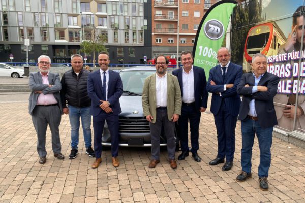 La exposición de vehículos ecológicos en Príncipe Pío se inaugura con éxito para celebrar la Semana Europea de la Movilidad