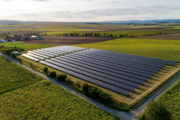 España será el país líder en energía solar según una IA de Irán para predecir el futuro