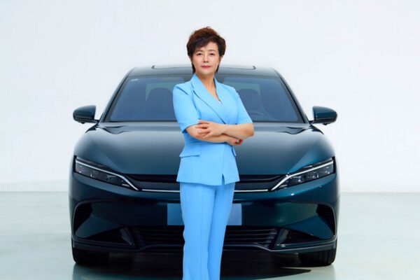 La vicepresidenta de BYD sostiene que, gracias a la carga rápida, ‘los clientes no necesitarán más de 300 km de autonomía
