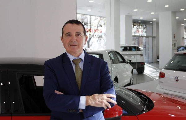 Un experimentado empresario, con 150.000 coches vendidos, afirma que “a partir de 2030 los de combustión quedarán en minoría”