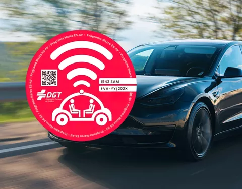 Confirmado: la DGT lanza un nuevo distintivo que dará acceso a vehículos que hasta ahora tenían vetada la circulación en España