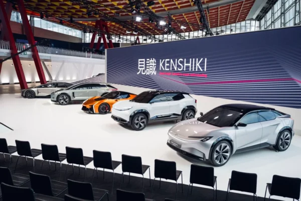 Toyota lanzará seis nuevos eléctricos en 2026 y ha confirmado que, al menos uno de ellos, se producirá en Europa