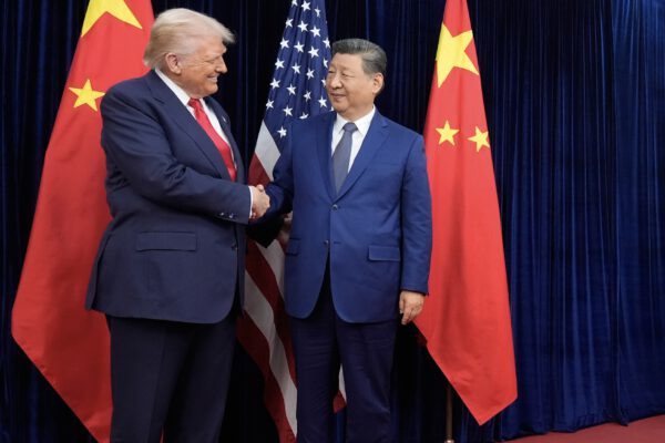 EE. UU. y China sellan una tregua comercial: acuerdo sobre tierras raras y aranceles en Busán