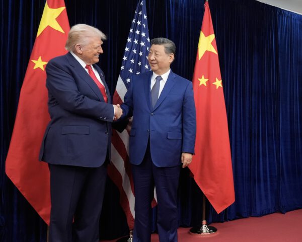 EE. UU. y China sellan una tregua comercial: acuerdo sobre tierras raras y aranceles en Busán