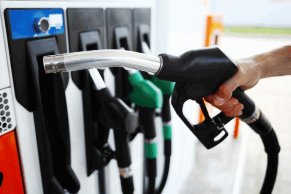 Los carburantes aprietan: acumulan tres semanas al alza y el diésel toca máximos desde marzo