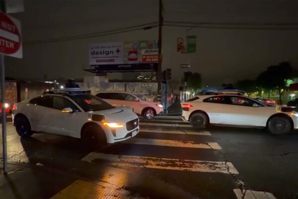 Un apagón paraliza a los vehículos autónomos de Waymo y provoca problemas de tráfico en San Francisco