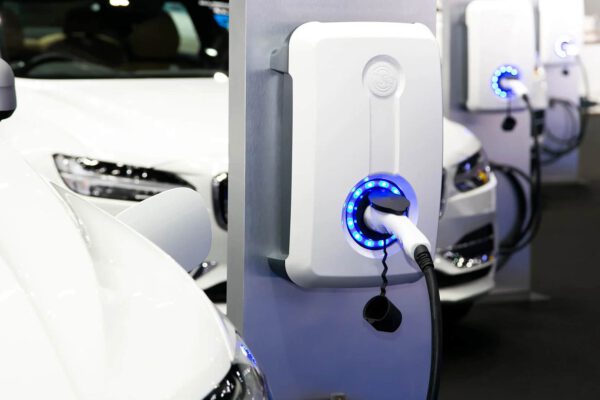 El Gobierno deja fuera a las empresas: las ayudas al coche eléctrico no serán retroactivas para las flotas