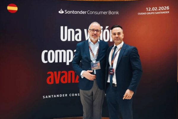La Asociación Española del Automóvil Ecológico participa en el Santander Consumer Bank Summit 2026 para reforzar la colaboración sectorial