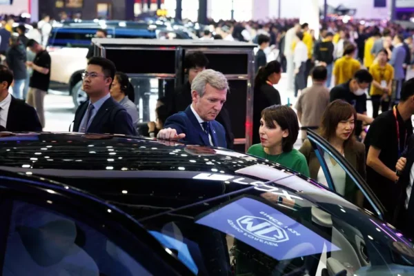 Galicia planta cara al modelo low cost: solo aceptará fábricas de coches con empleo y producción real