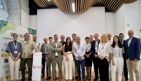 Vigo acoge en la Zona Franca a instituciones y empresas para impulsar la movilidad sostenible de la mano de la Asociación Española del Automóvil Ecológico