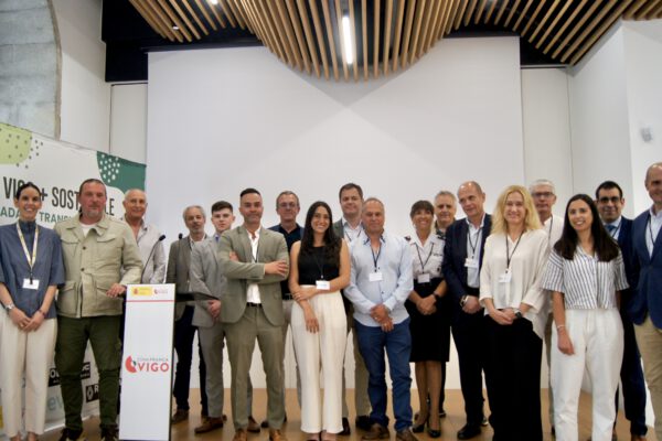 Vigo acoge en la Zona Franca a instituciones y empresas para impulsar la movilidad sostenible de la mano de la Asociación Española del Automóvil Ecológico