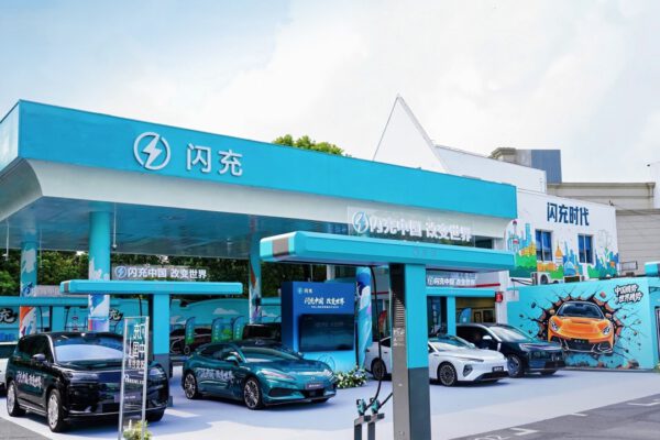 De gasolinera a electrolinera: BYD y Sinopec convierten una estación de servicio en un nuevo hub de recarga ultrarrápida