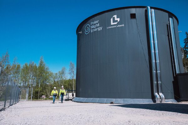 Finlandia pone en marcha su mayor batería de arena para almacenar energía durante semanas