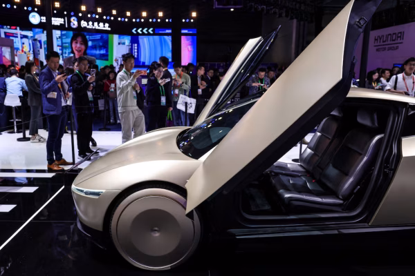 Tesla prepara para septiembre el lanzamiento del Cybercab, su nuevo vehículo autónomo sin volante ni pedales