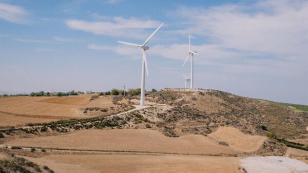 España prepara nuevas ayudas para reforzar la industria de las tecnologías renovables